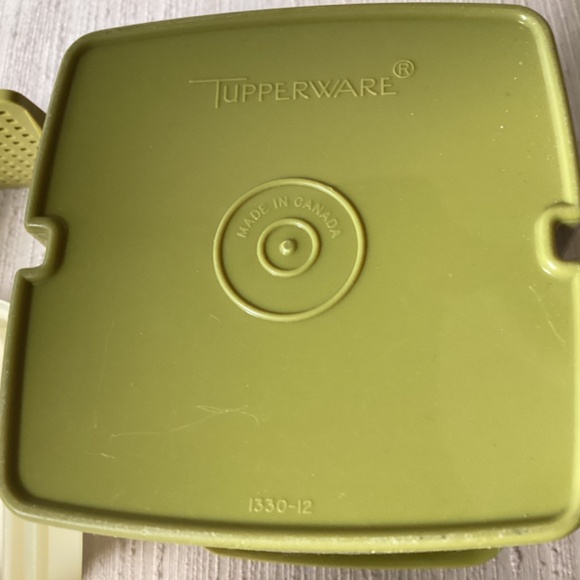 VINTAGE AVOCADO GREEN TUPPERWARE PICK-A-DELI PICKLE/MARINADES CONTAINER - Picture 6 of 6